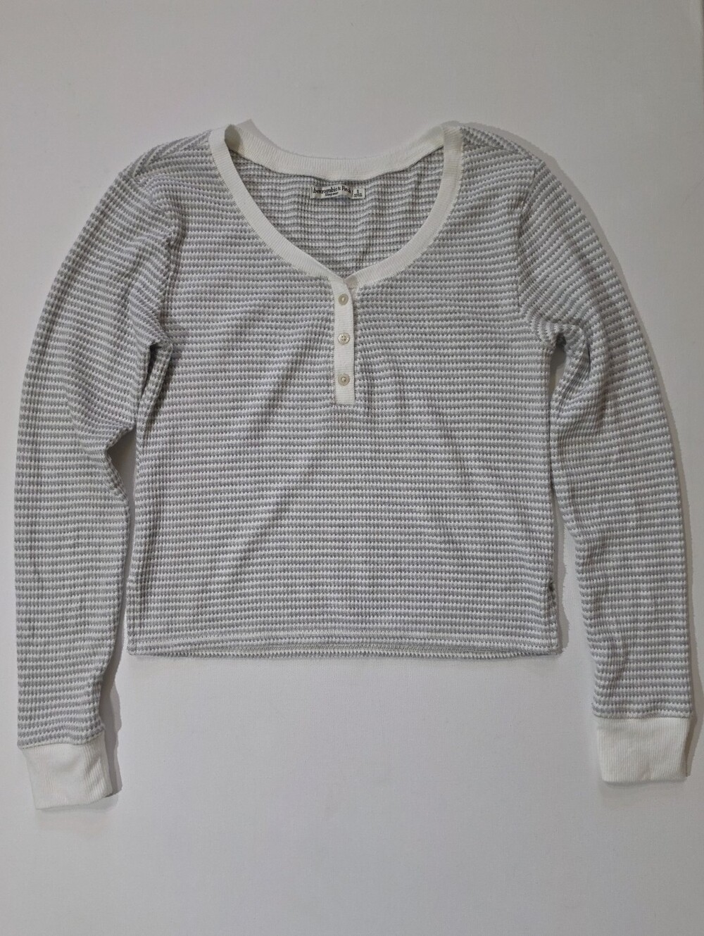 Abercrombie & Fitch Sleepwear Cropped Henley Top Womens Small Grey‎ White Stripe